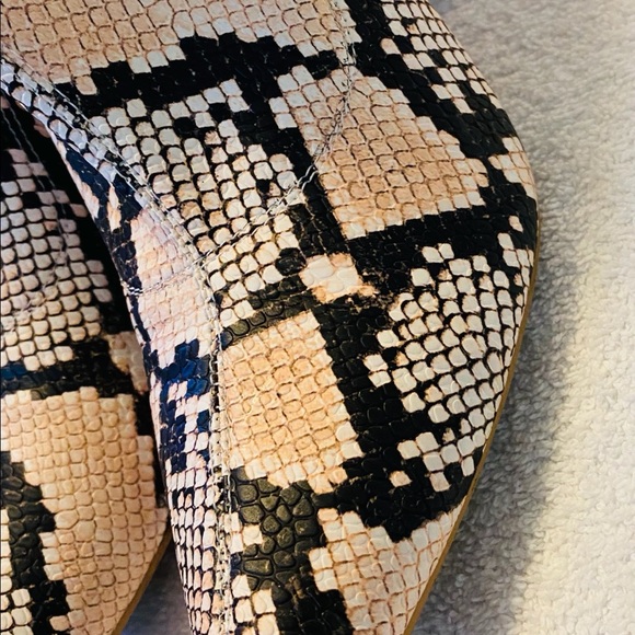 Almost Brand New Boots By PRETTY LITTLE THING - box 23 - Picture 2 of 8